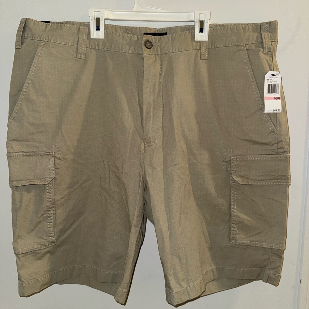 NWT Nautica Men’s Cargo Shorts Size 40W Khaki Beachsand Classic Fit 10”